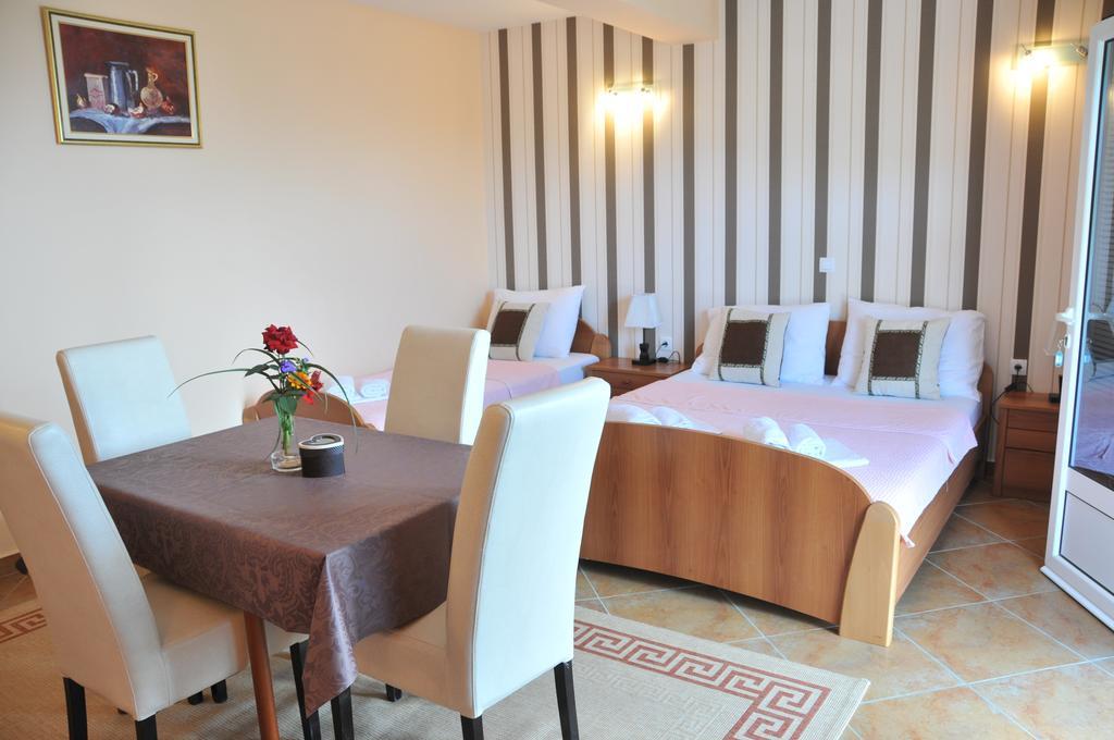Nikic Apartments Ülgün Oda fotoğraf